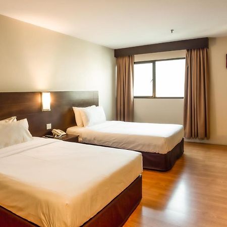 Pp Hotel By Moxy George Town Eksteriør billede
