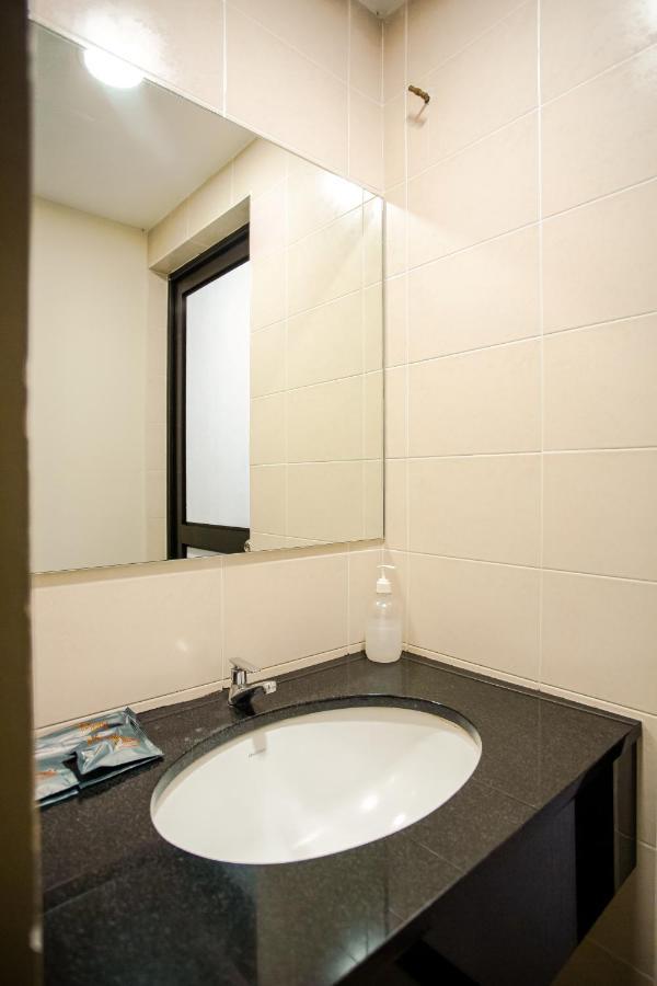 Pp Hotel By Moxy George Town Eksteriør billede