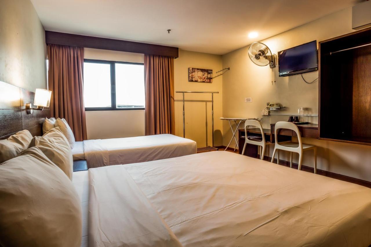 Pp Hotel By Moxy George Town Eksteriør billede